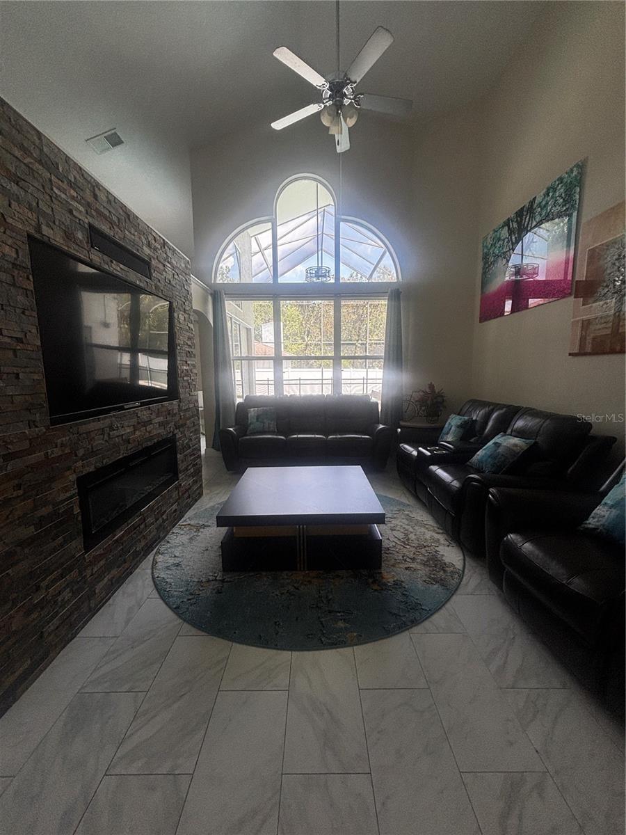 Image 5 of 33 For 12672 Lakebrook Drive