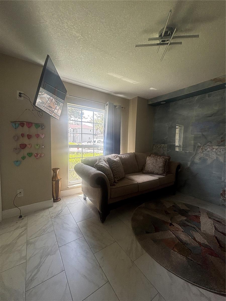 Image 6 of 33 For 12672 Lakebrook Drive