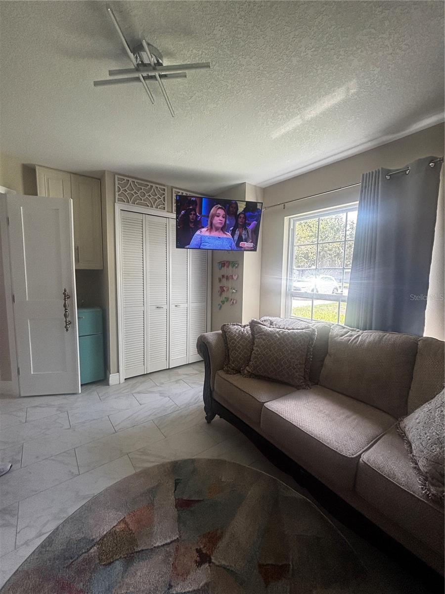 Image 7 of 33 For 12672 Lakebrook Drive