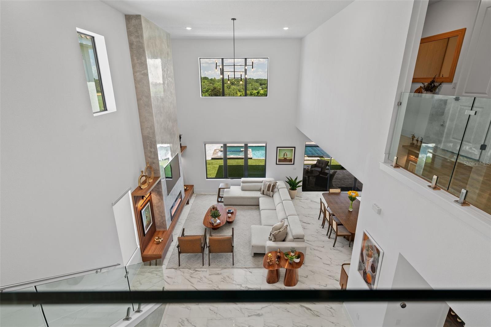 Image 18 of 41 For 15821 Vetta Drive