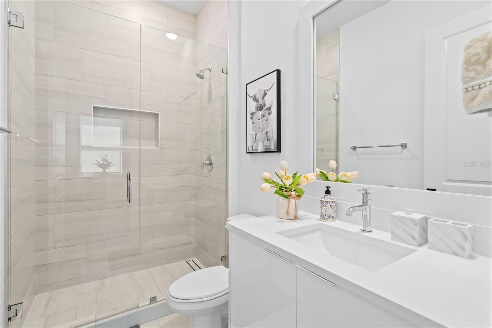 Image 27 of 41 For 15821 Vetta Drive