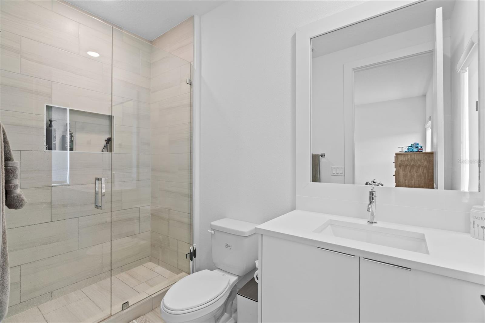 Image 31 of 41 For 15821 Vetta Drive
