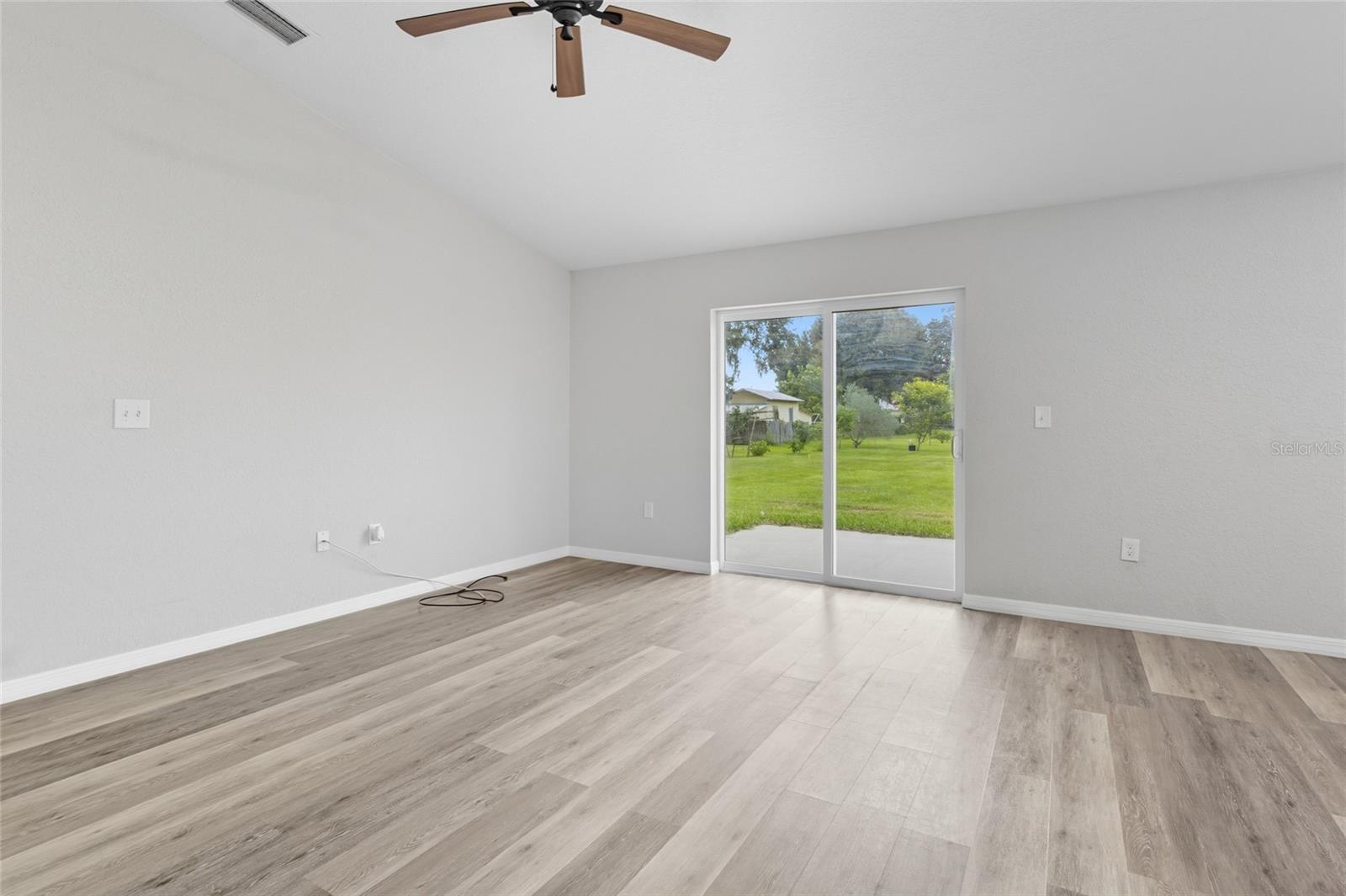 Image 23 of 42 For 125 2nd Street Se