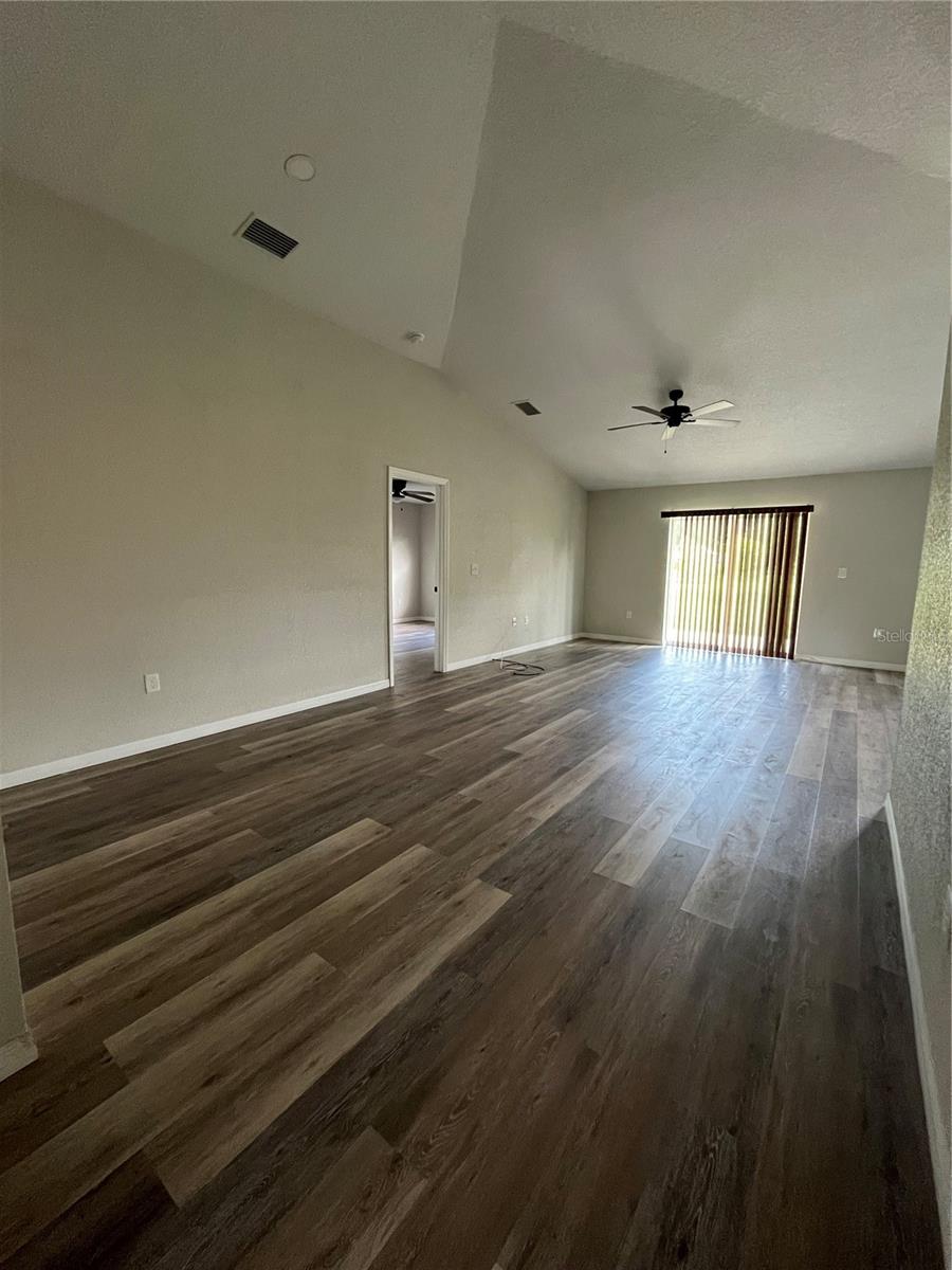 Image 6 of 20 For 125 2nd Street Se