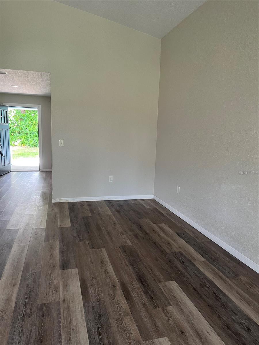 Image 7 of 20 For 125 2nd Street Se