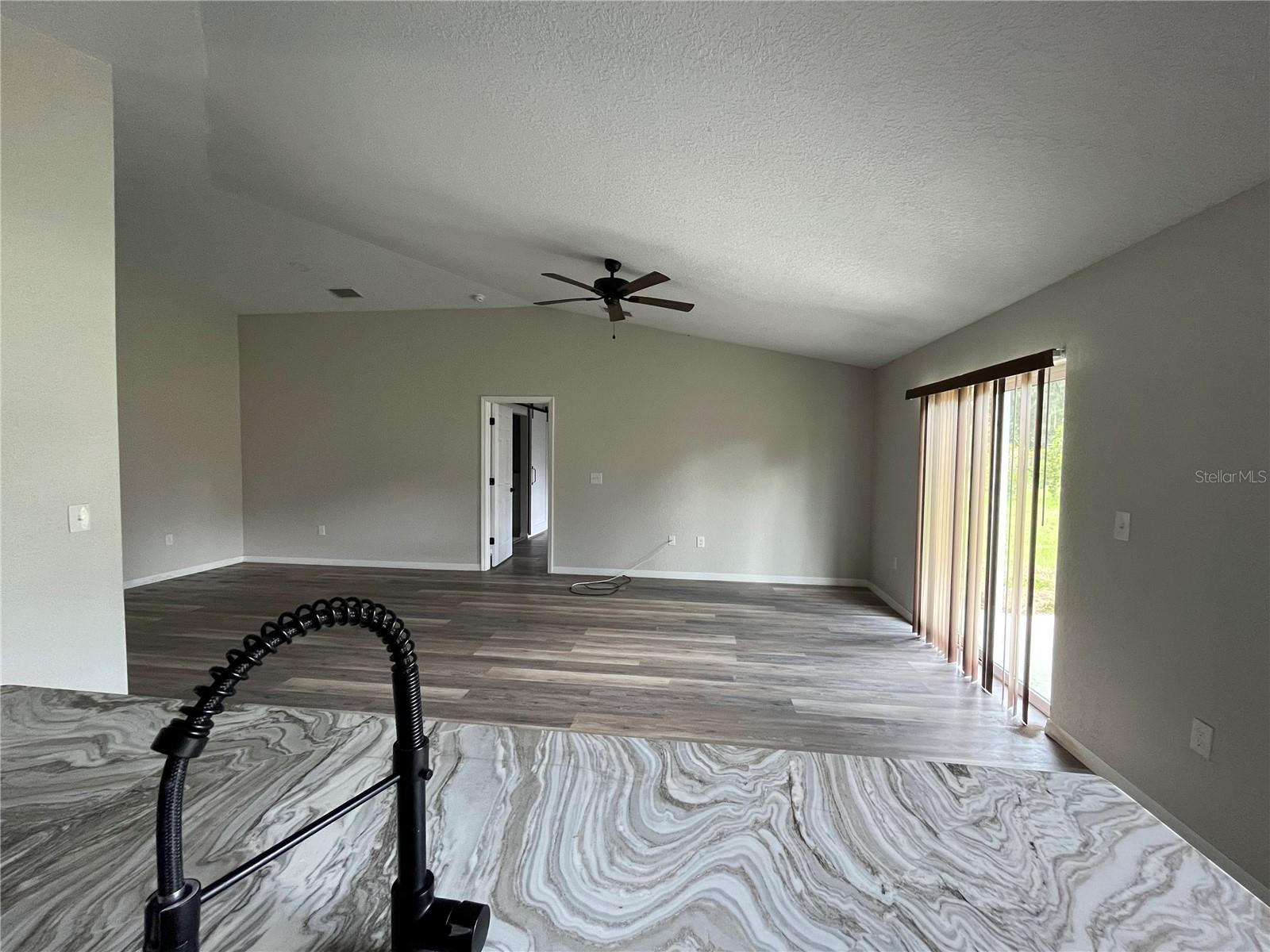Image 9 of 20 For 125 2nd Street Se