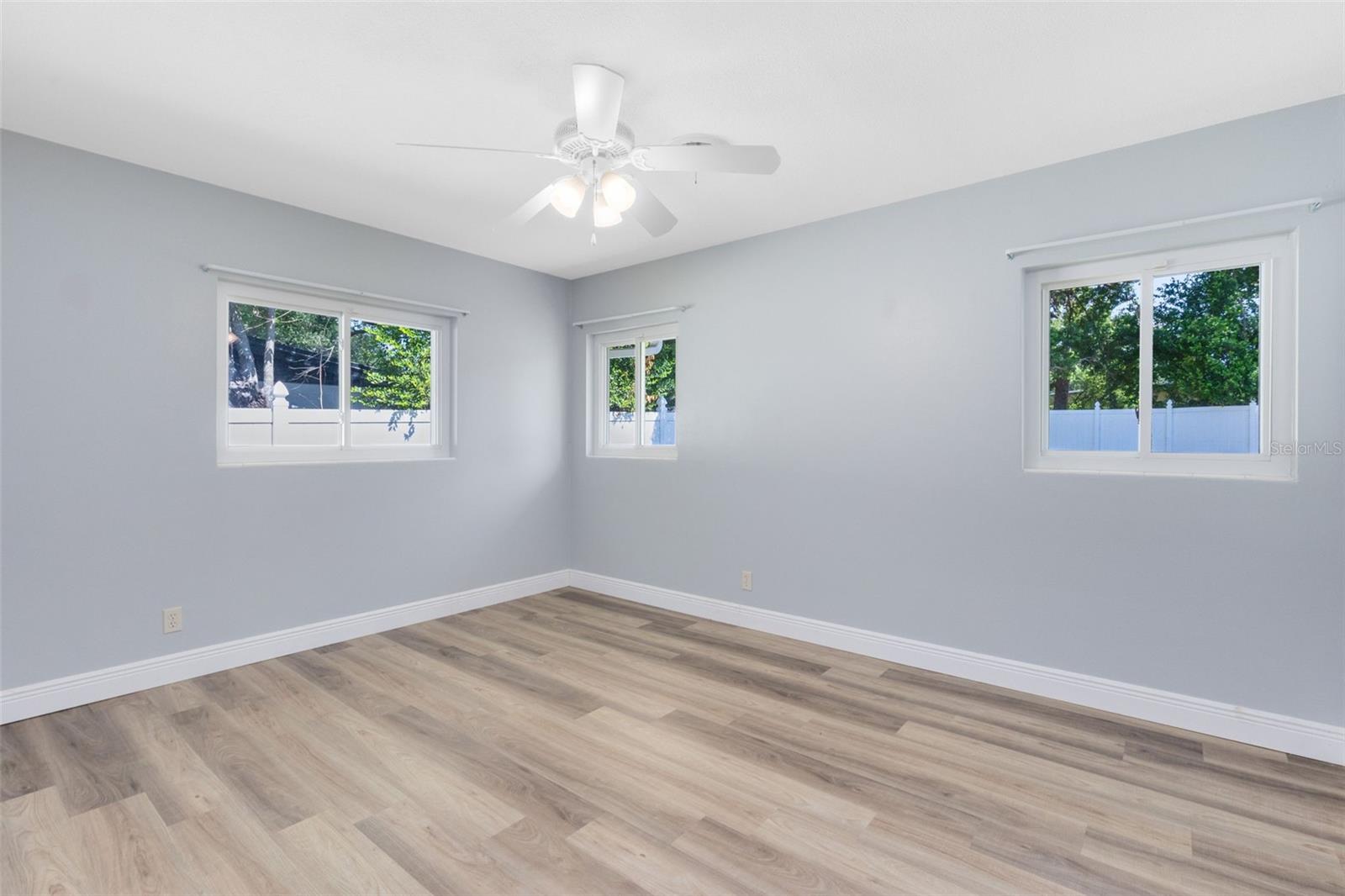 Image 19 of 26 For 503 Lake Shore Drive