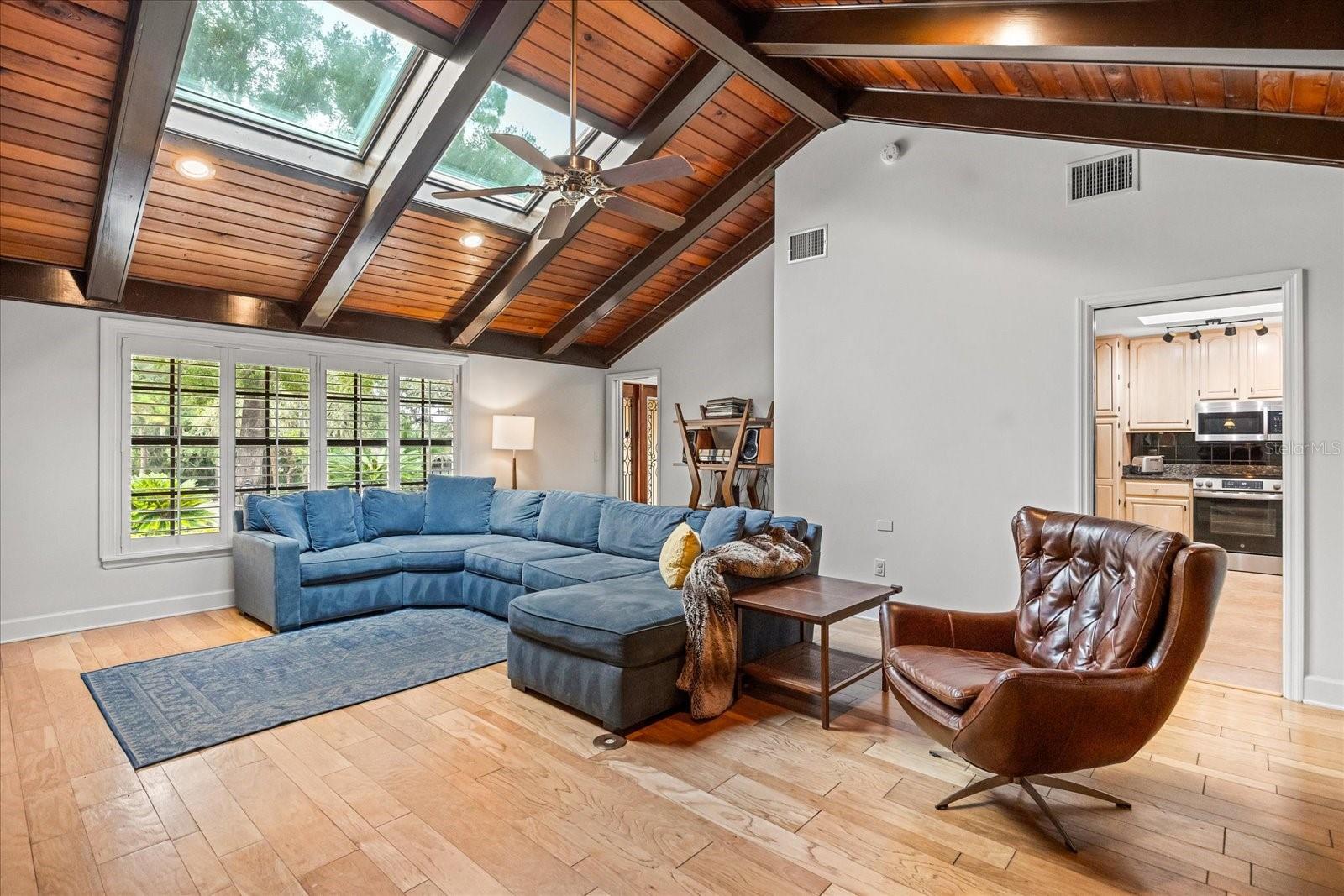 Image 11 of 63 For 205 Sweetwater Cove Boulevard