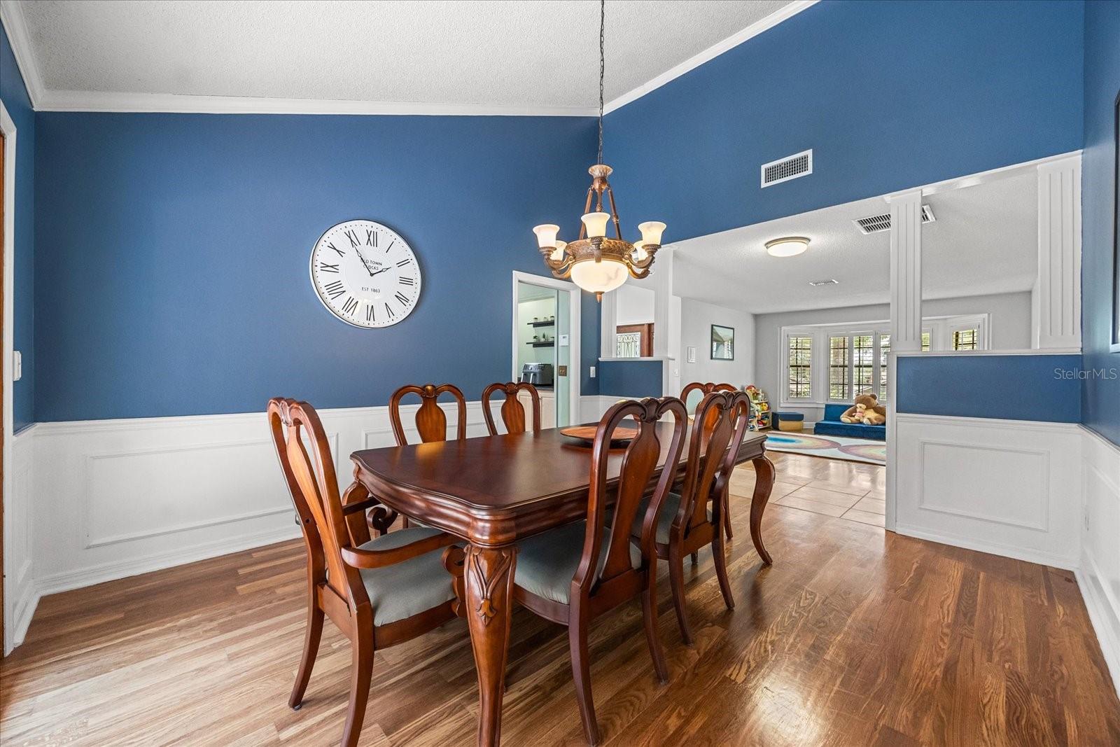 Image 18 of 63 For 205 Sweetwater Cove Boulevard