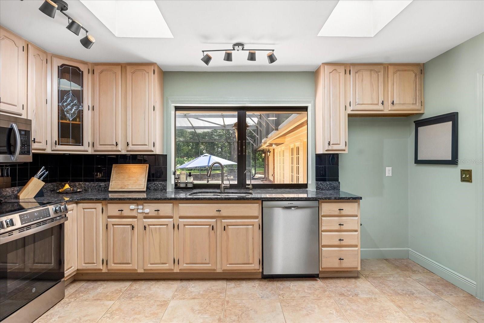 Image 21 of 63 For 205 Sweetwater Cove Boulevard