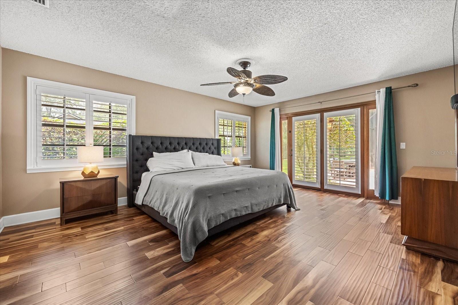 Image 23 of 63 For 205 Sweetwater Cove Boulevard