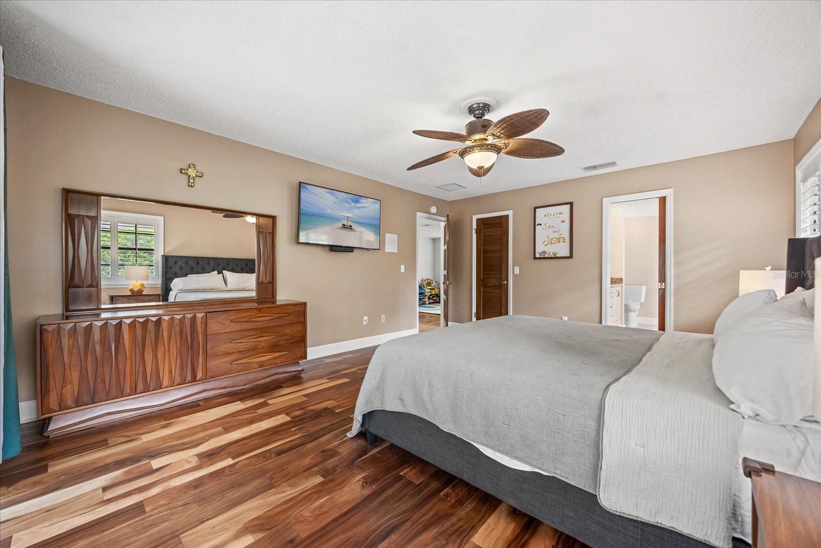 Image 24 of 63 For 205 Sweetwater Cove Boulevard