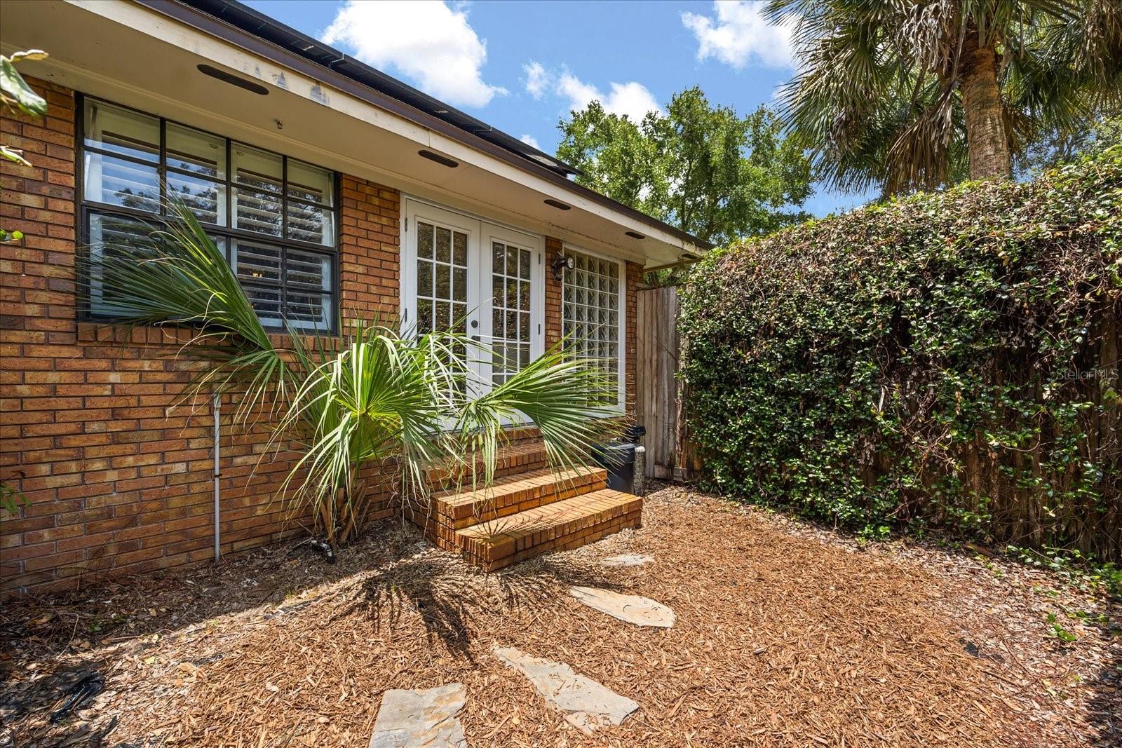 Image 30 of 63 For 205 Sweetwater Cove Boulevard