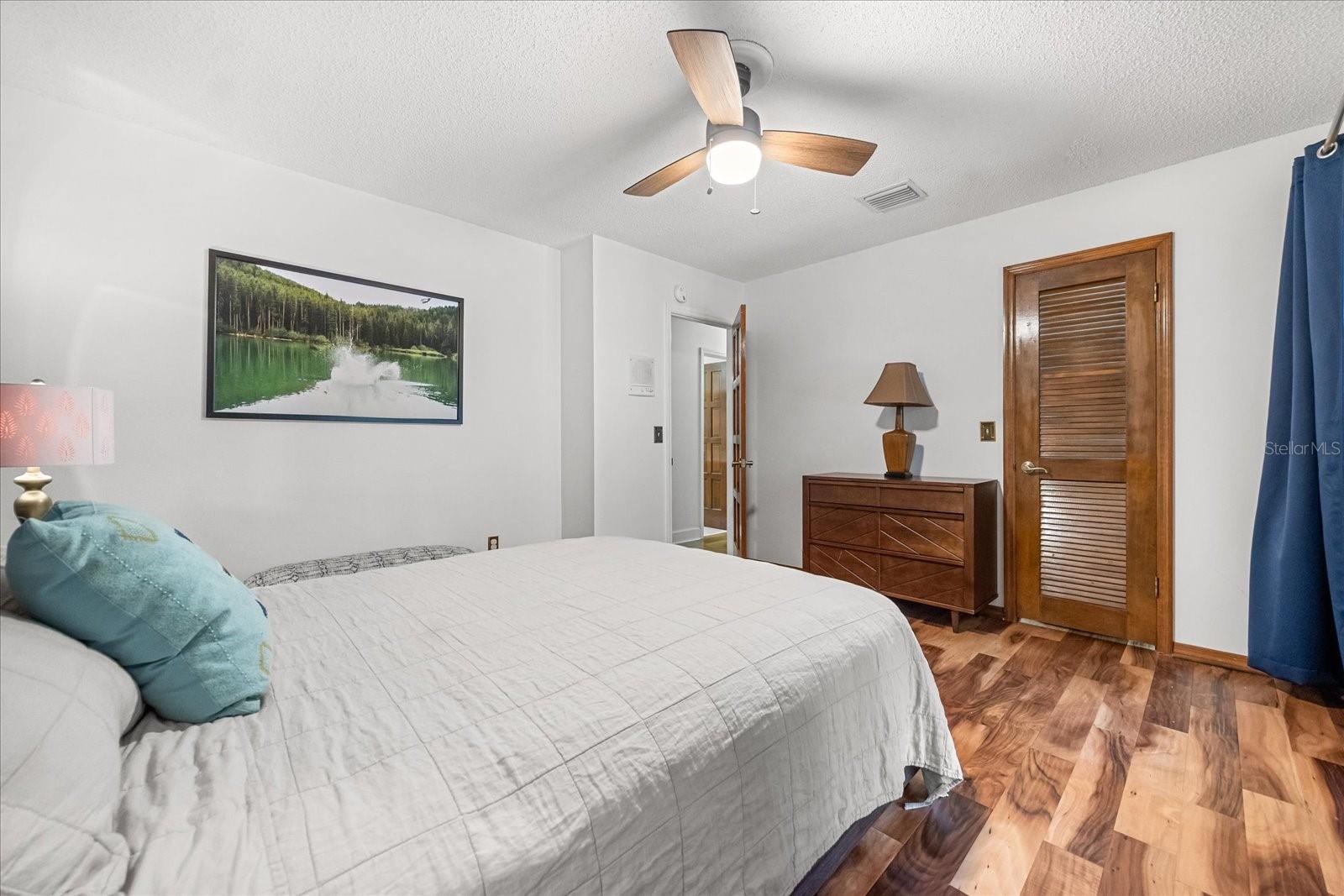 Image 32 of 63 For 205 Sweetwater Cove Boulevard