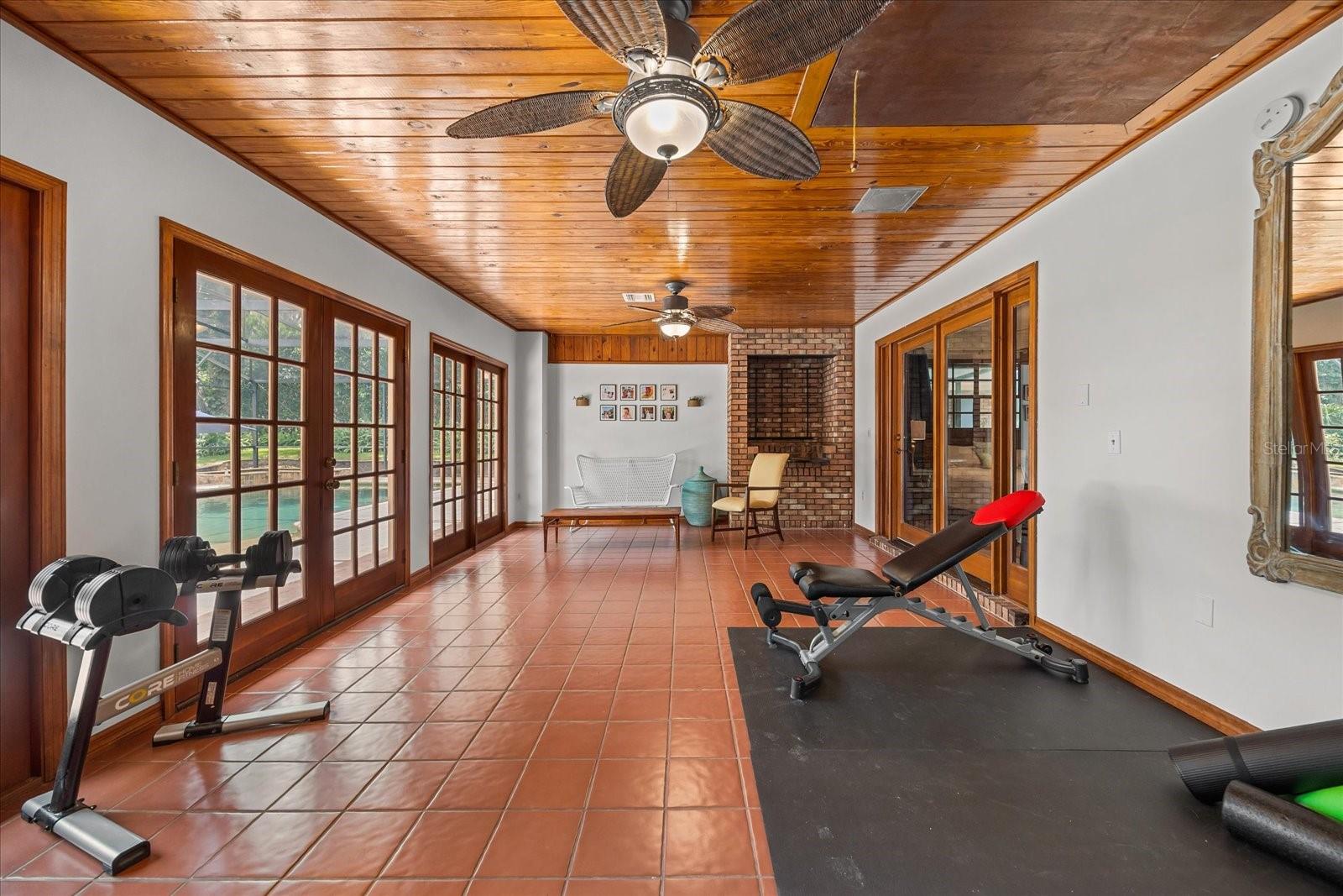 Image 41 of 63 For 205 Sweetwater Cove Boulevard
