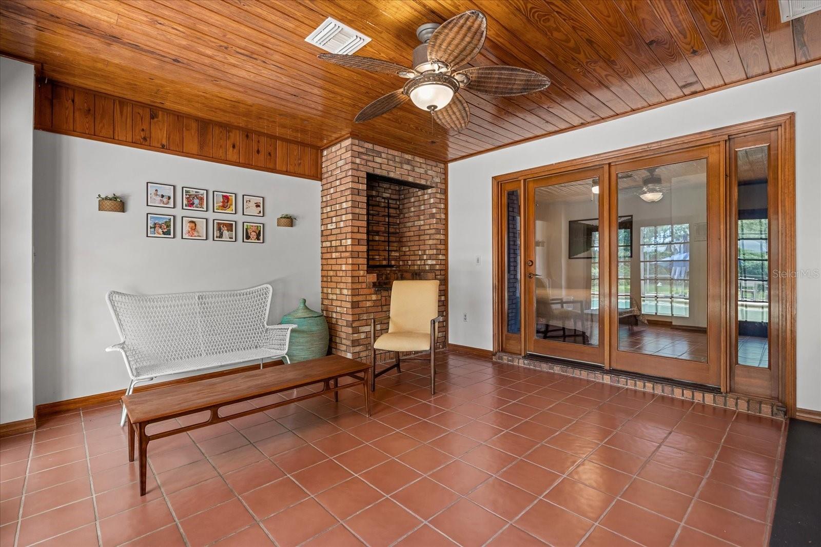 Image 42 of 63 For 205 Sweetwater Cove Boulevard