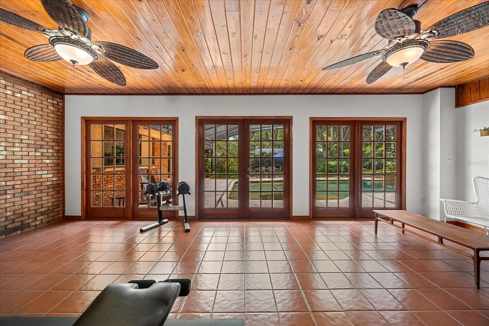 Image 43 of 63 For 205 Sweetwater Cove Boulevard