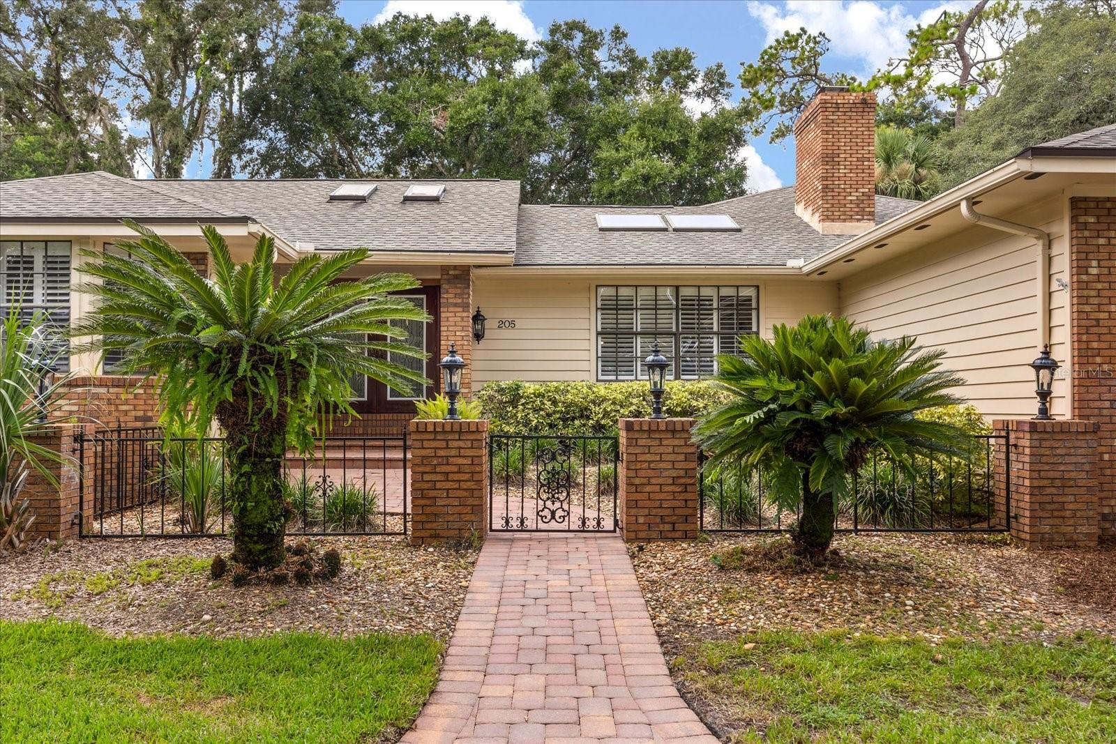Image 5 of 63 For 205 Sweetwater Cove Boulevard