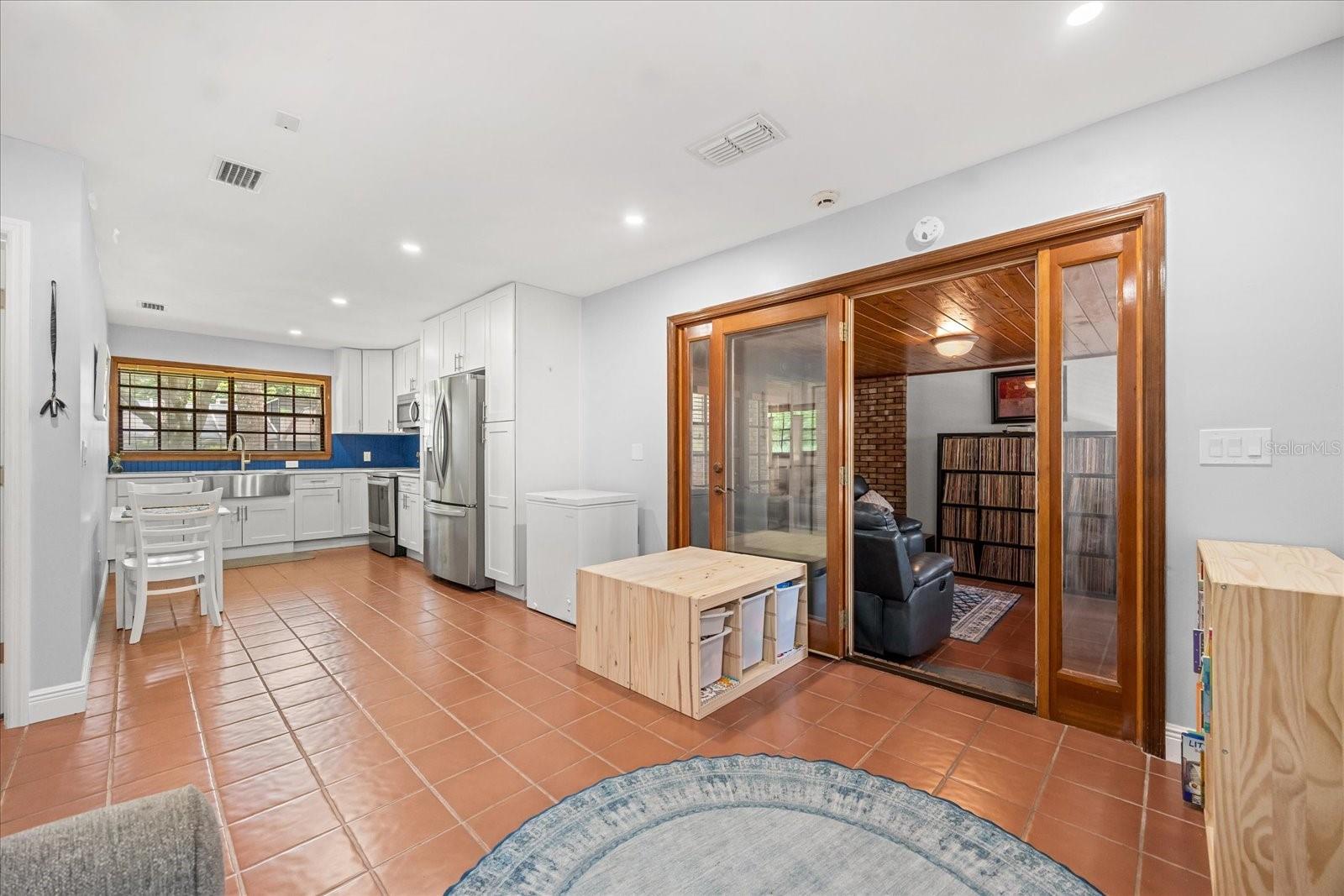 Image 50 of 63 For 205 Sweetwater Cove Boulevard