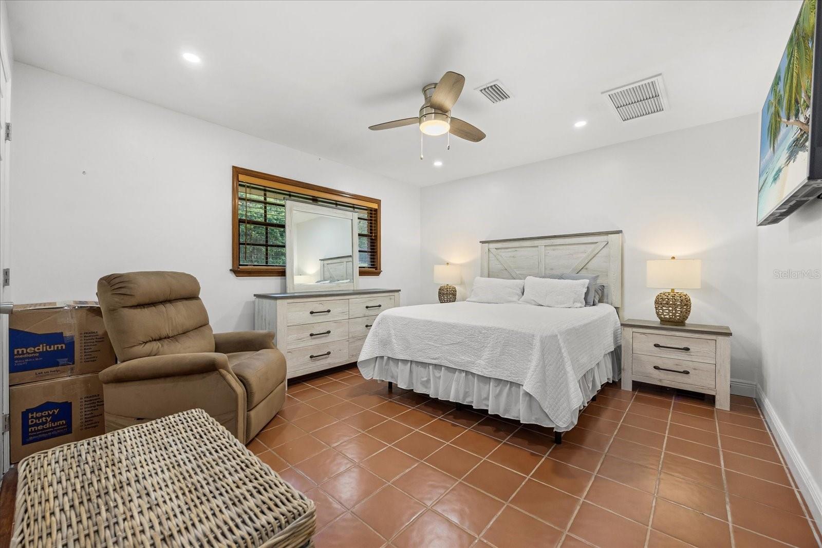 Image 52 of 63 For 205 Sweetwater Cove Boulevard