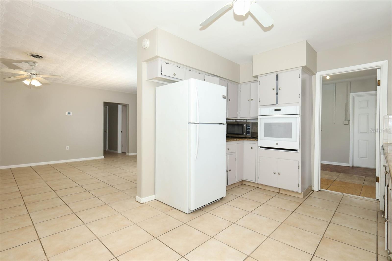 Image 15 of 47 For 904 Hall Street