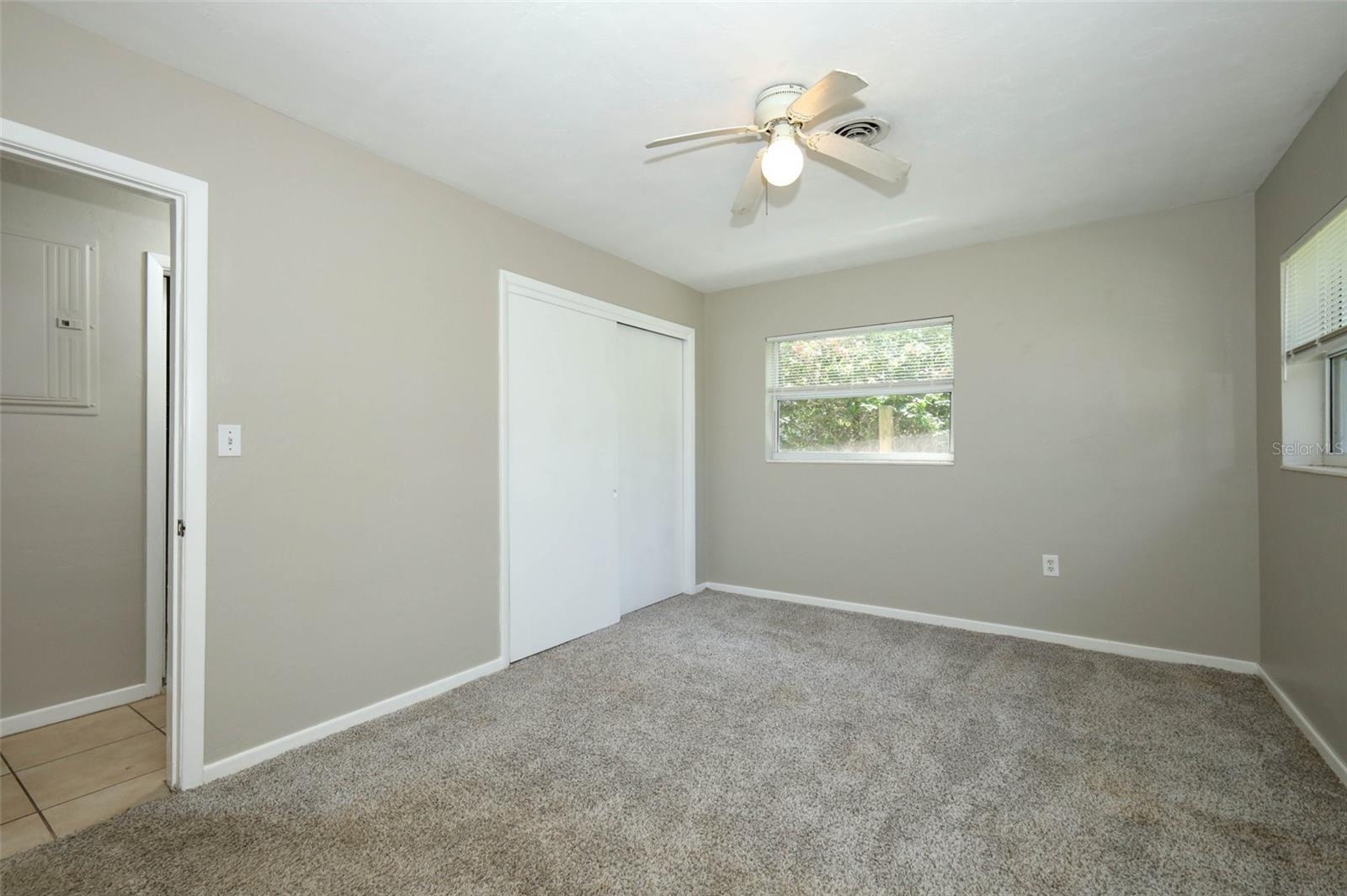 Image 17 of 47 For 904 Hall Street
