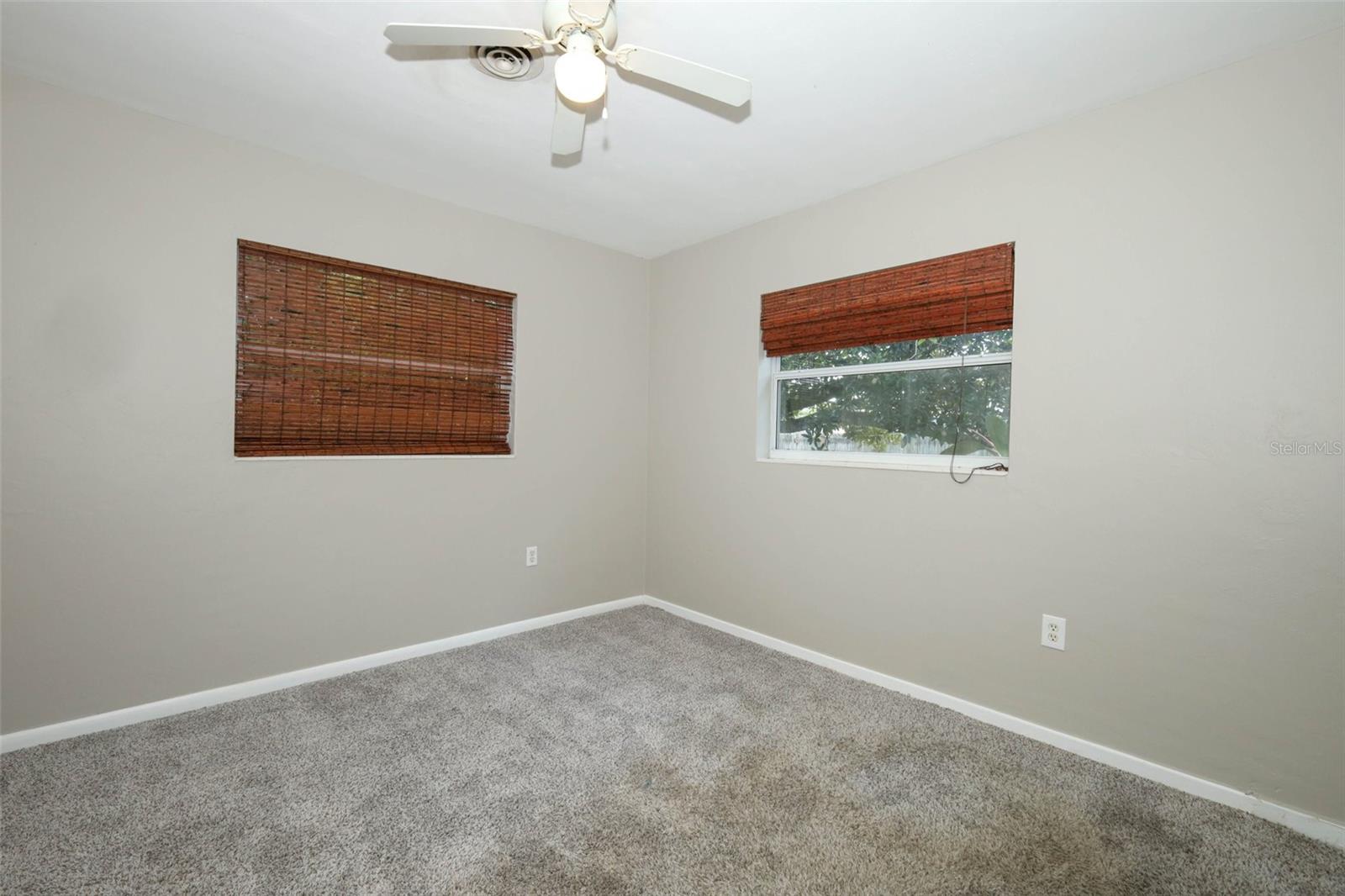 Image 23 of 47 For 904 Hall Street