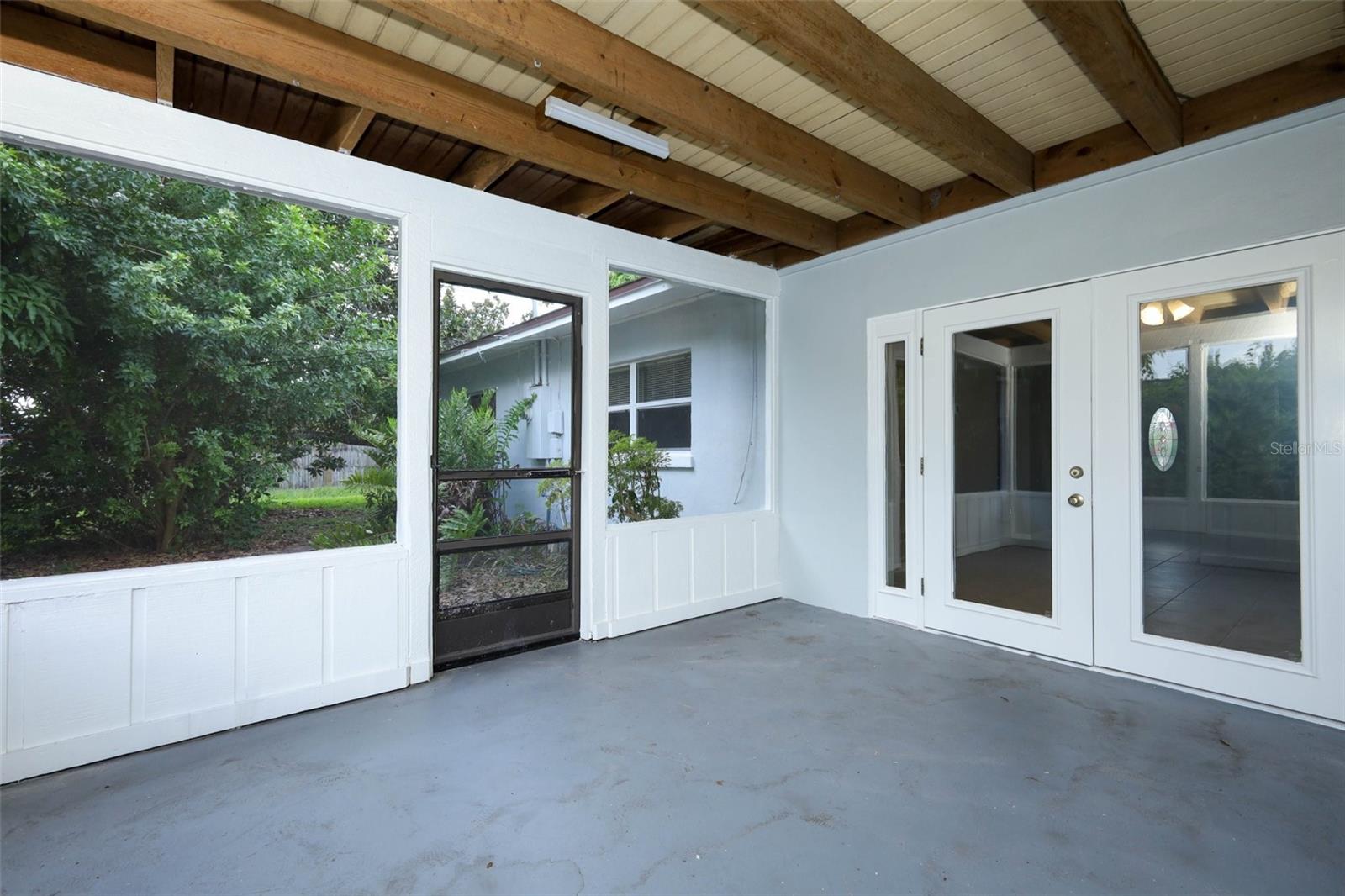 Image 33 of 47 For 904 Hall Street