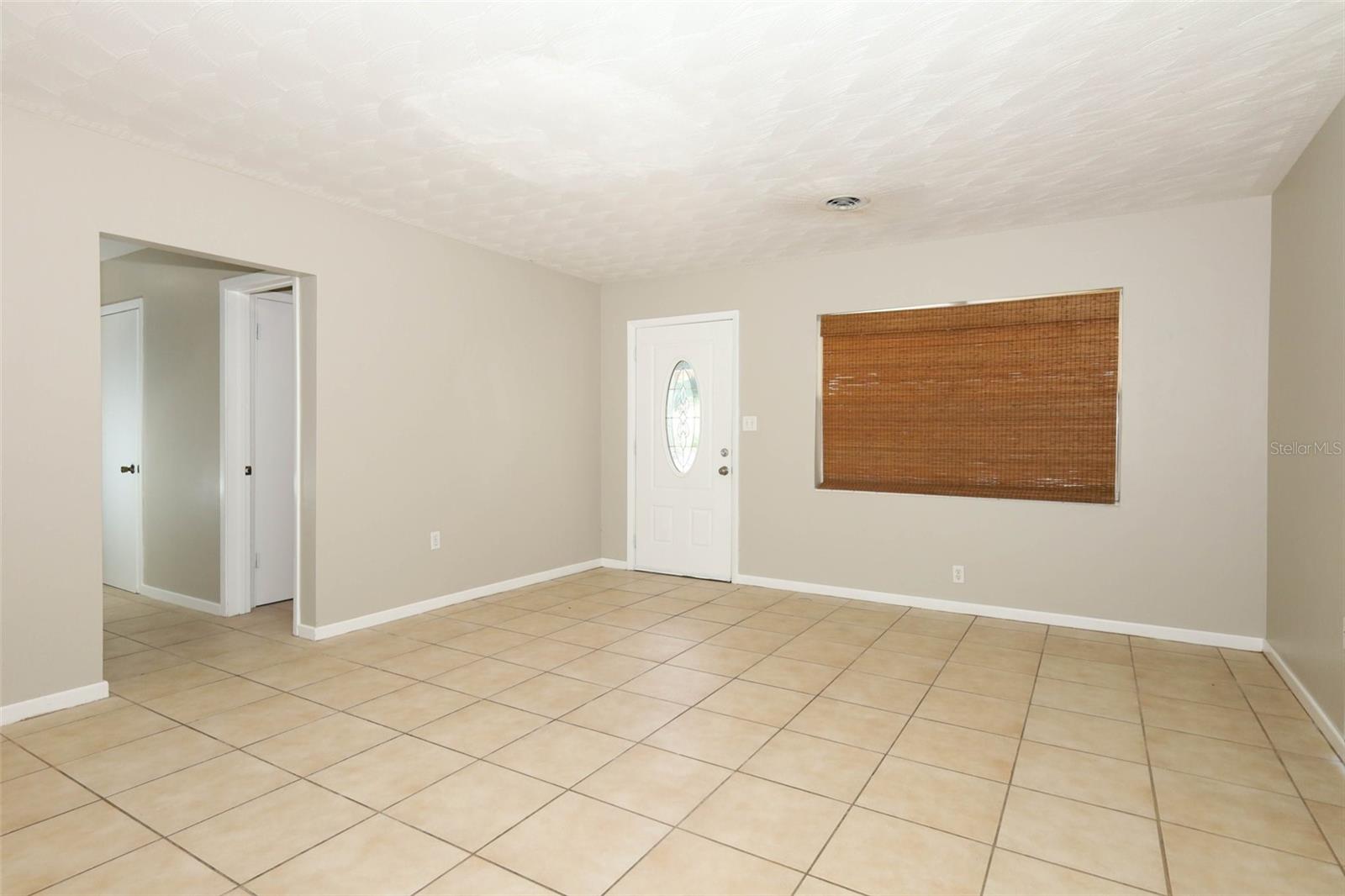 Image 4 of 47 For 904 Hall Street