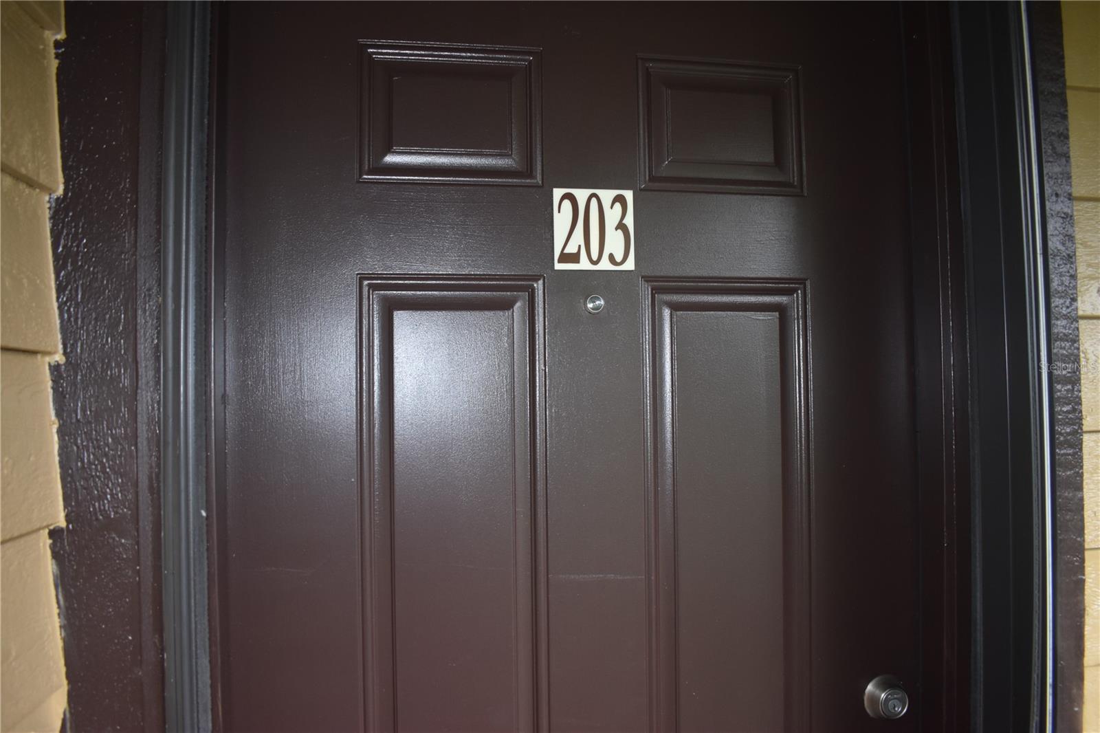 Image 3 of 18 For 415 Lakepointe Drive 203