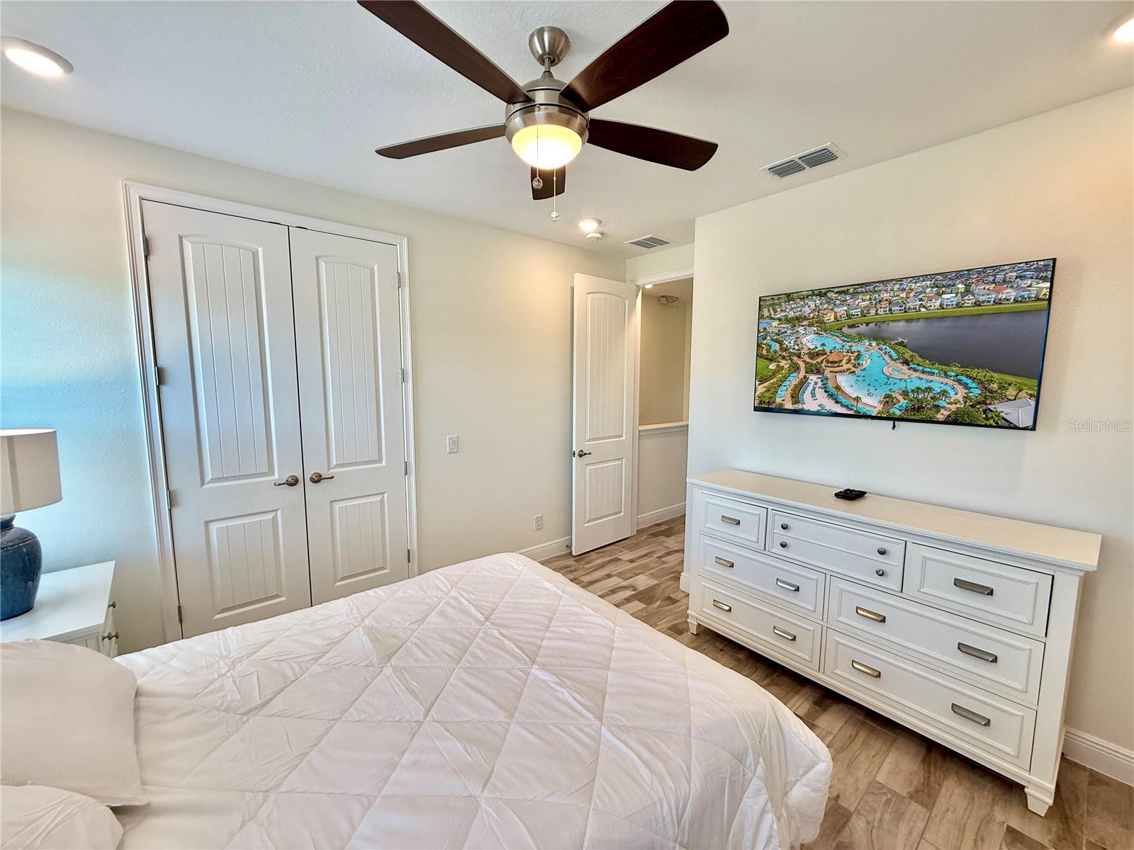 Image 22 of 76 For 2906 Castaway Lane