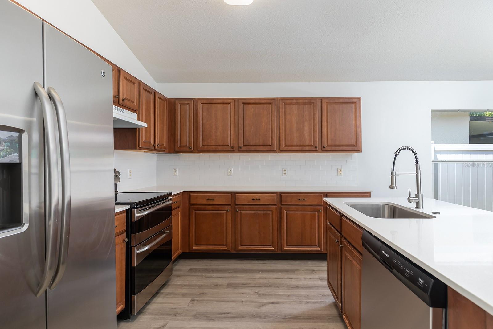 Image 7 of 21 For 3035 Morton Way