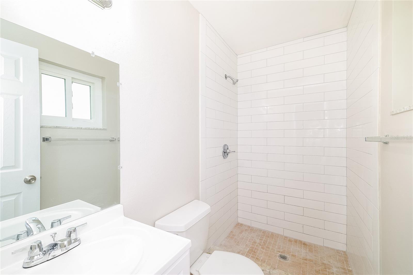 Image 11 of 16 For 250 23rd Street Sw