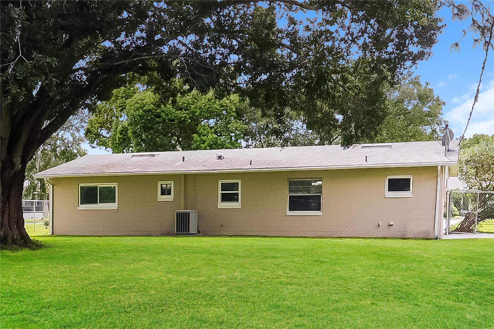 Image 15 of 16 For 250 23rd Street Sw