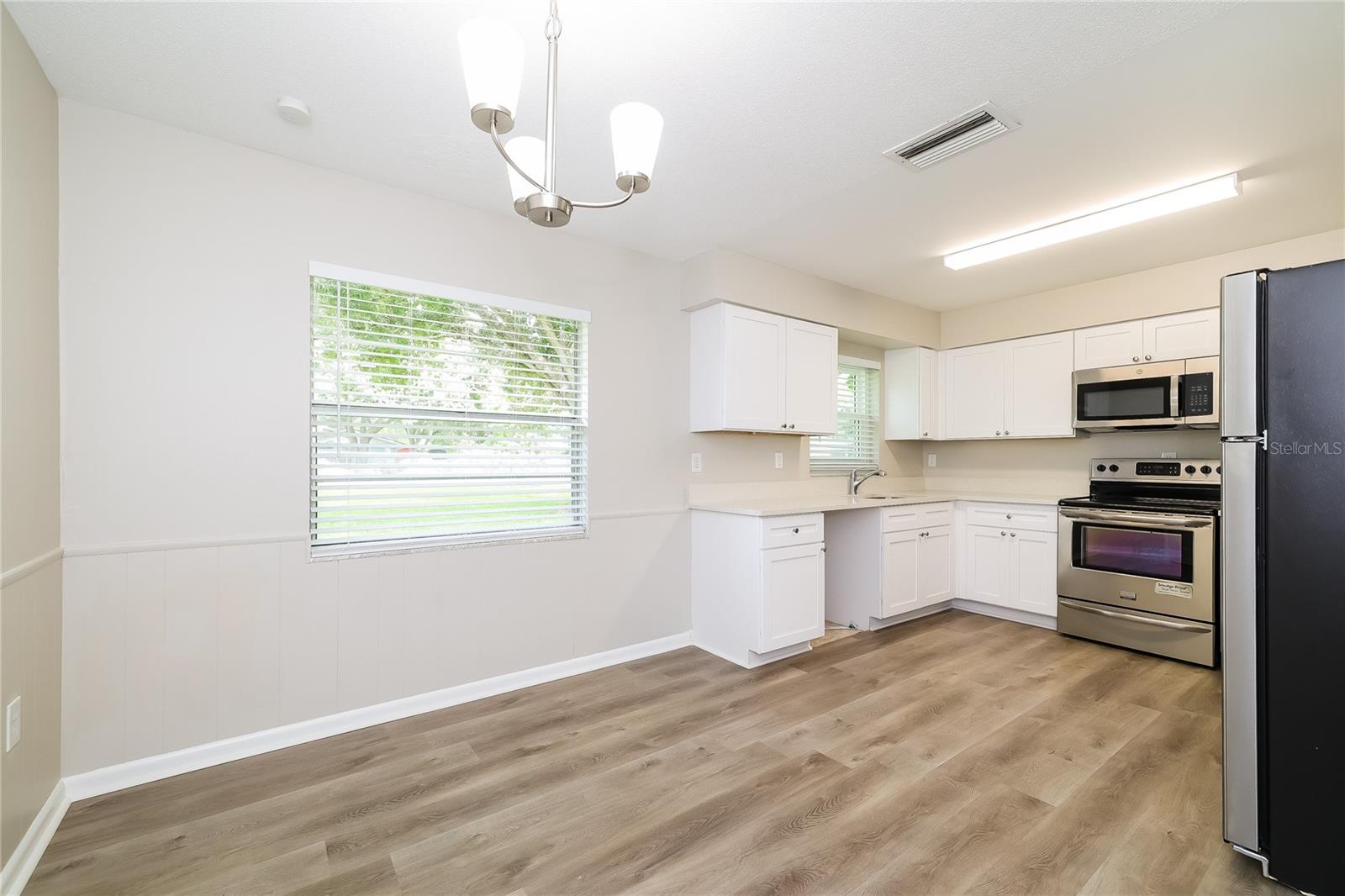 Image 5 of 16 For 250 23rd Street Sw