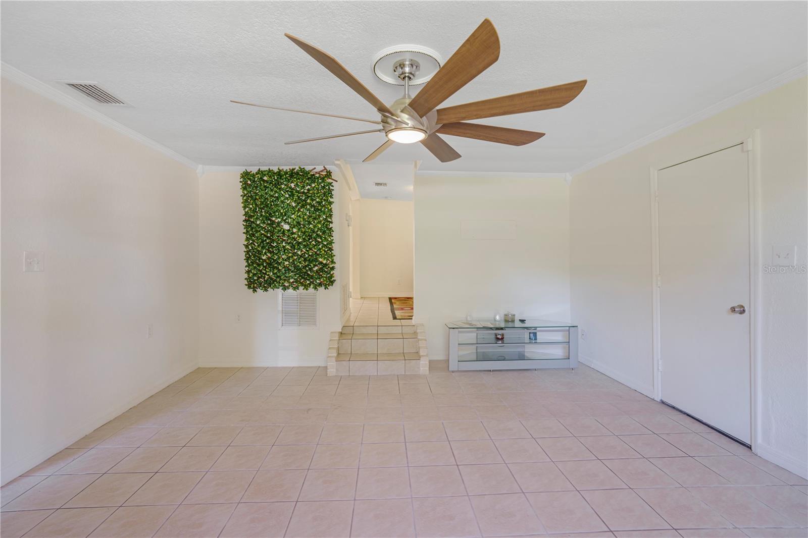 Image 12 of 42 For 1433 Kingston Avenue
