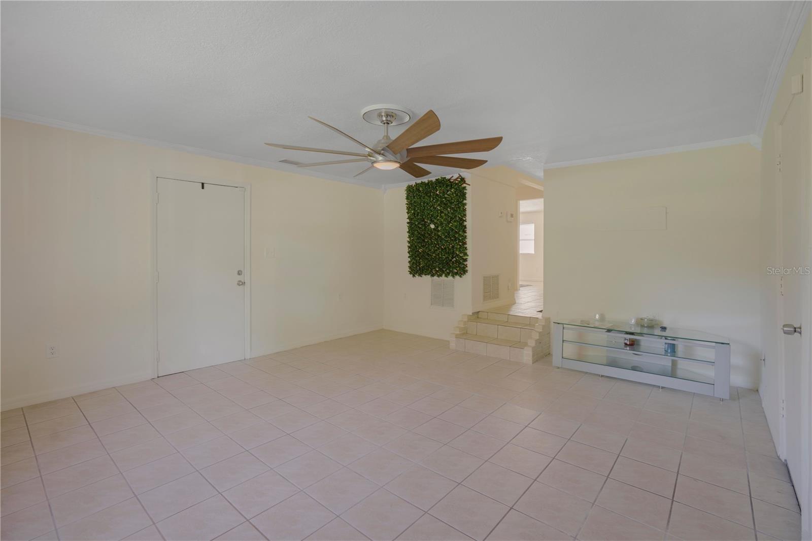 Image 13 of 42 For 1433 Kingston Avenue