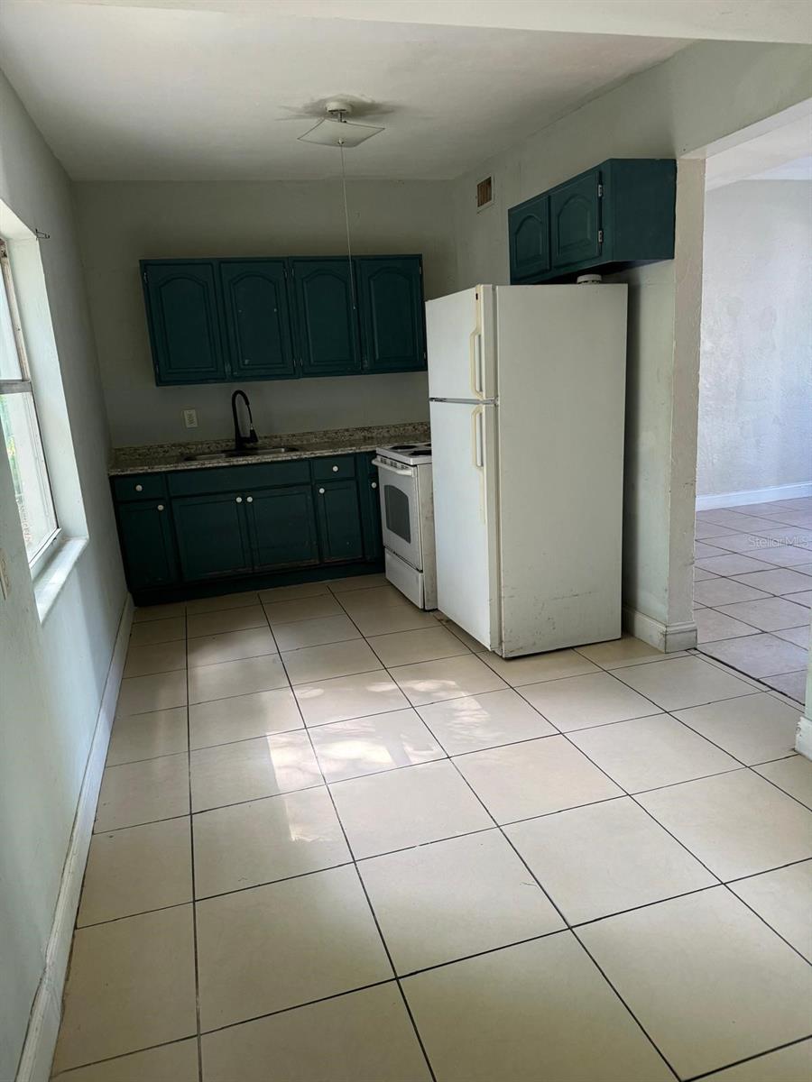 Image 6 of 6 For 525 Sunset Drive