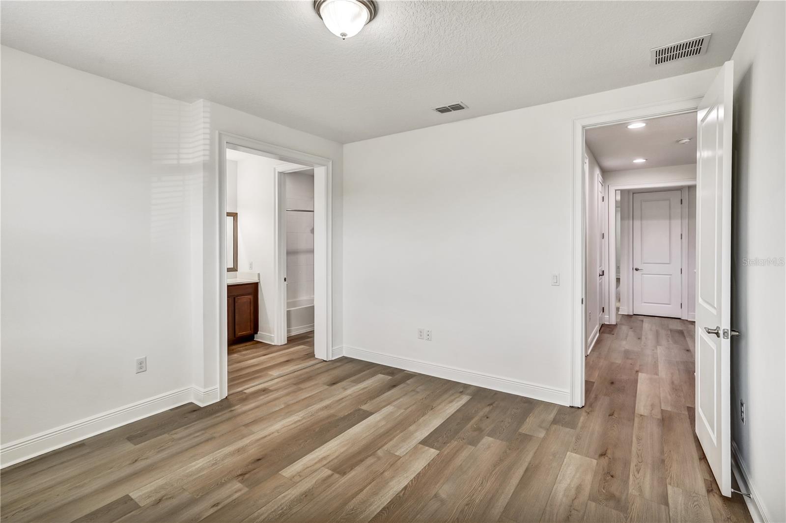 Image 31 of 47 For 8545 Morehouse Drive