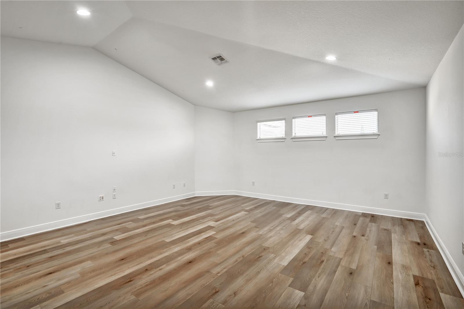Image 38 of 47 For 8545 Morehouse Drive