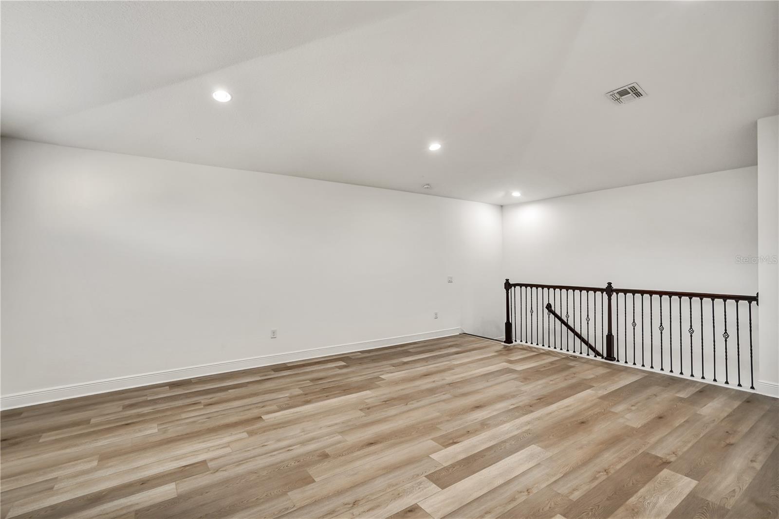 Image 40 of 47 For 8545 Morehouse Drive