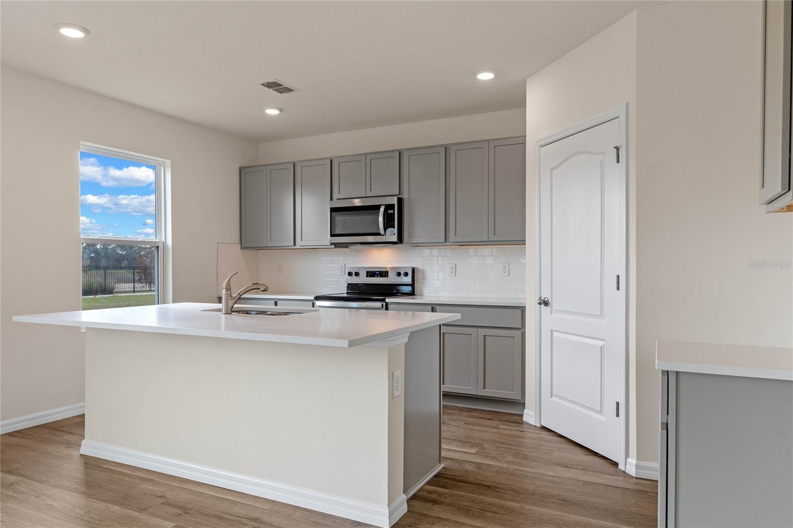 Image 11 of 40 For 5473 Hayloft Drive