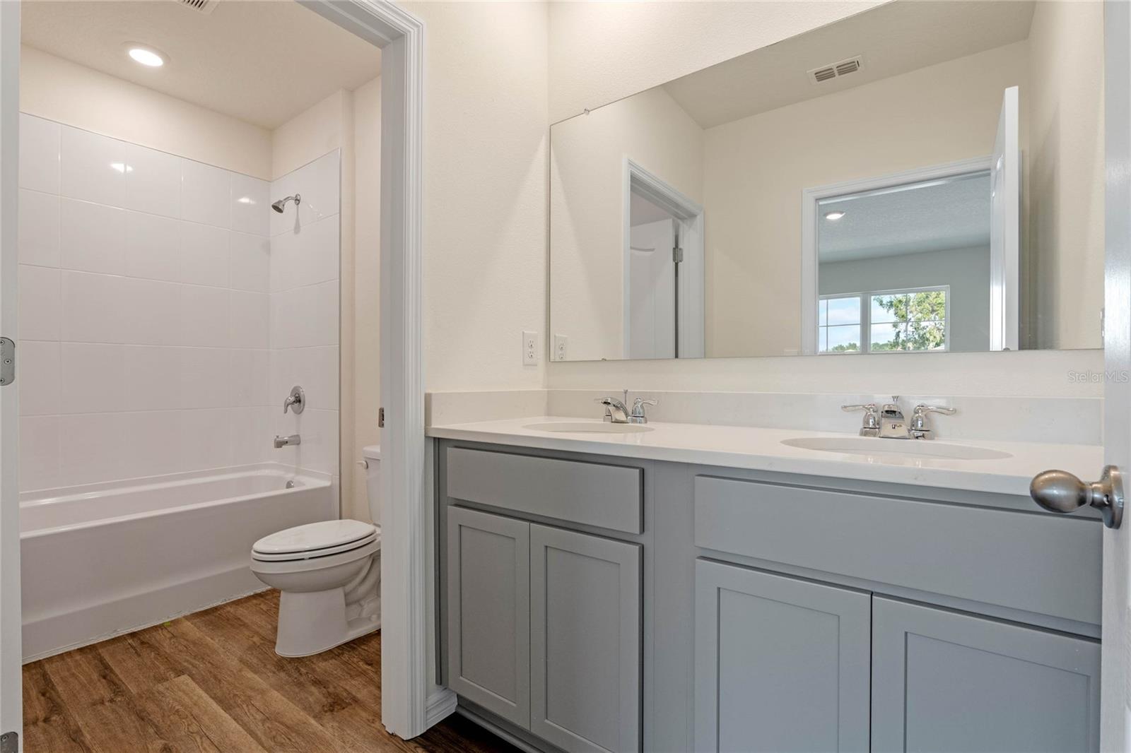 Image 31 of 40 For 5473 Hayloft Drive