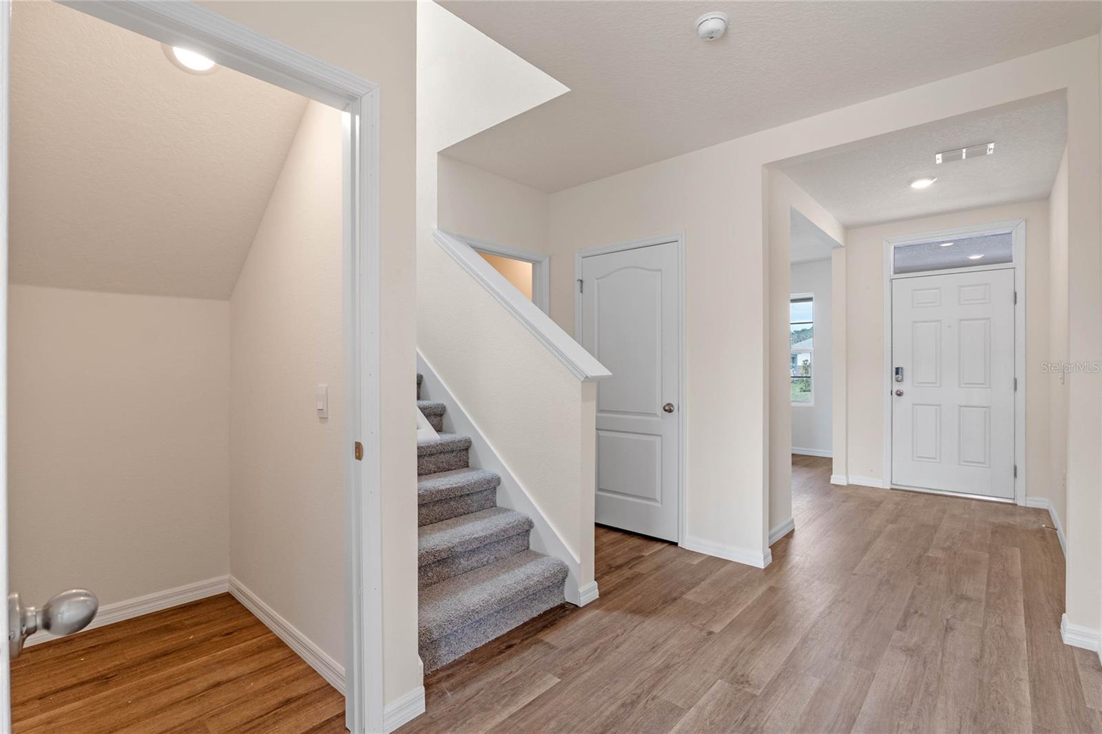 Image 4 of 40 For 5473 Hayloft Drive