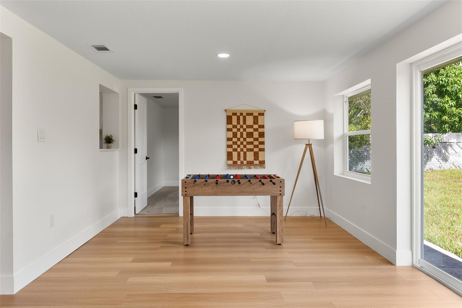 Image 10 of 29 For 10225 Brownwood Avenue