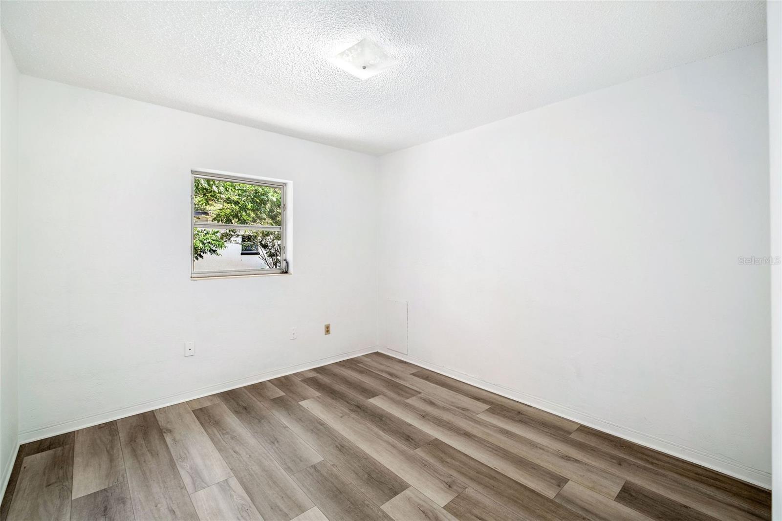 Image 12 of 26 For 810 Margaret Street