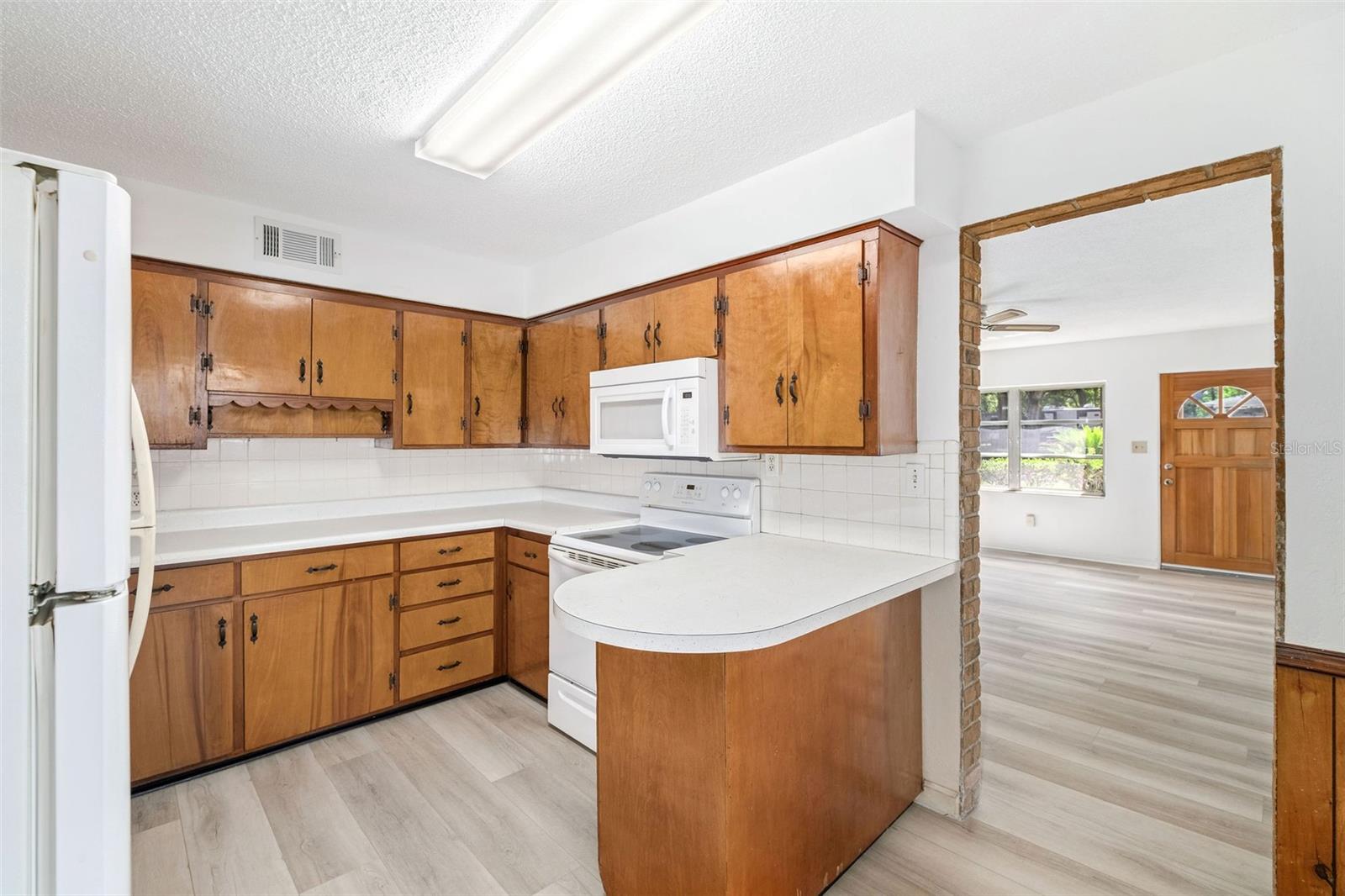Image 6 of 26 For 810 Margaret Street