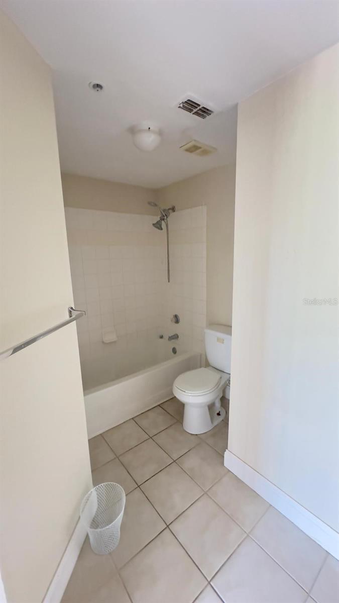 Image 23 of 25 For 2598 Robert Trent Jones Drive 1036