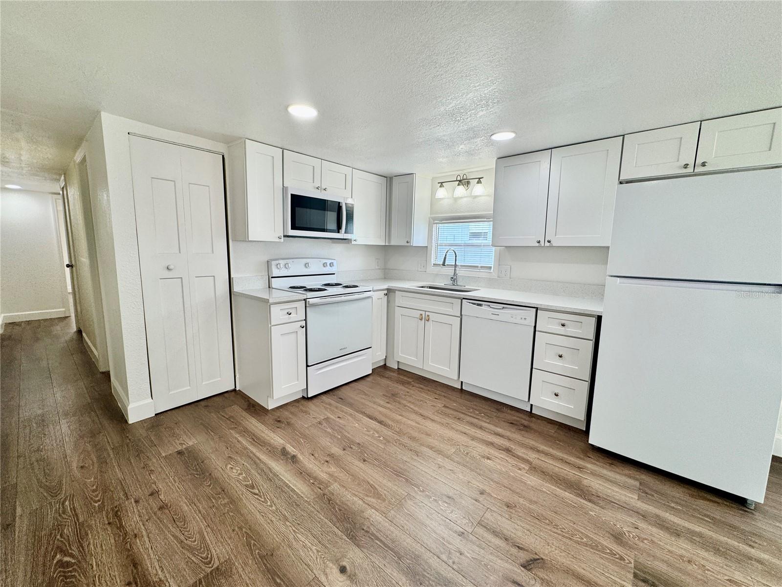 Details for 108 Laureti  , LAKE WALES, FL 33898