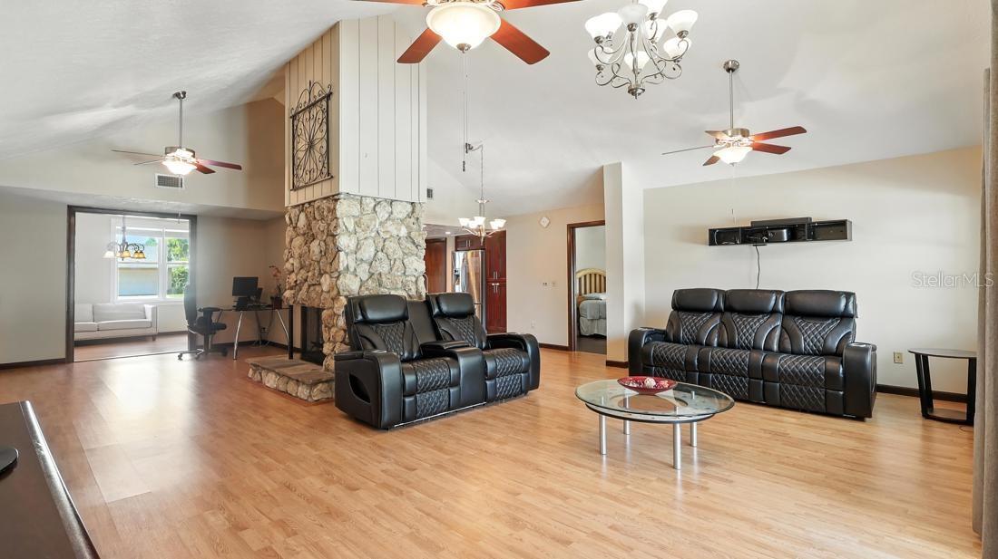 Image 13 of 27 For 5019 Shelley Court